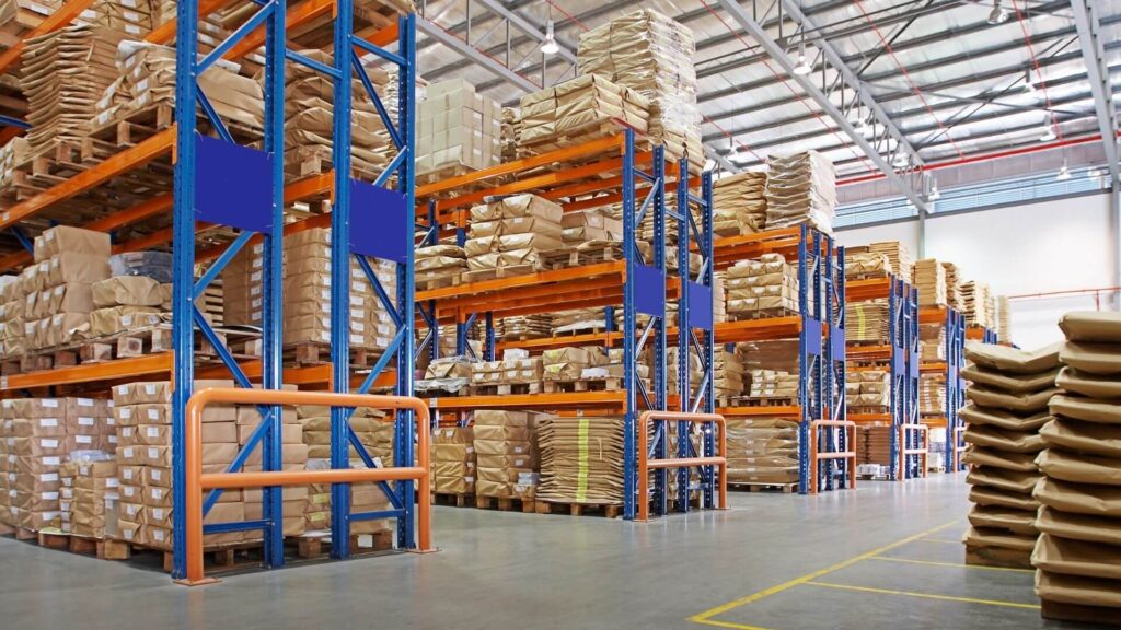 ecommerce warehousing_What are Public and Private Warehouses? Differences Explained