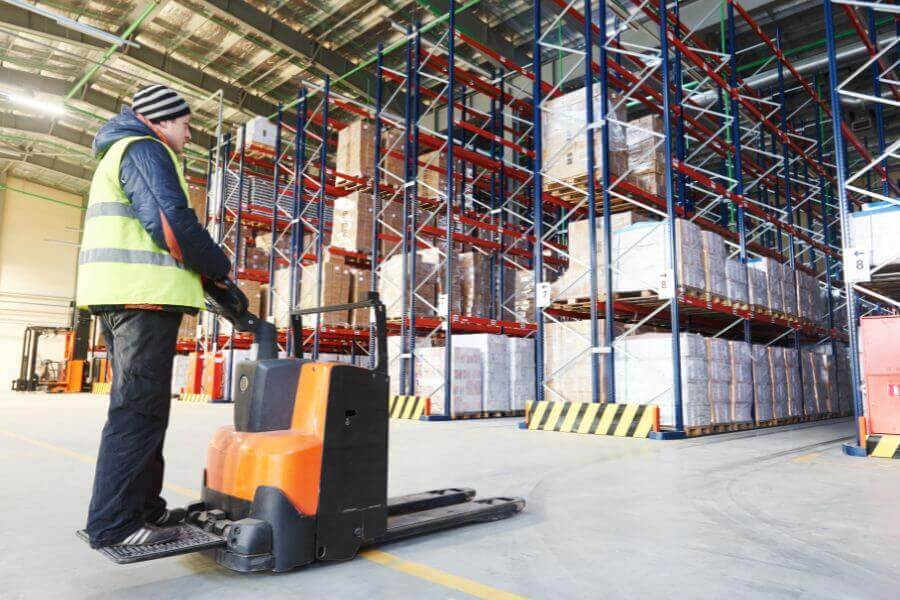 10 common misconceptions about 3pl warehousing services 2025 logos logistics