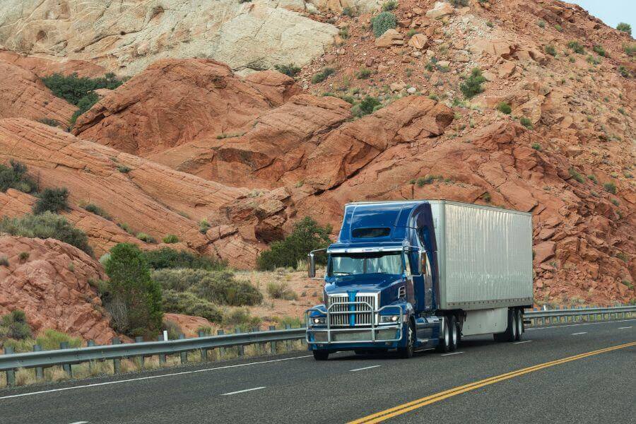 10 interesting facts about the usa trucking industry in 2025 logos logistics